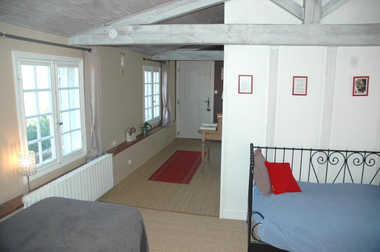 Domaine De La Queyssie Bed and Breakfast Saussignac Exteriör bild