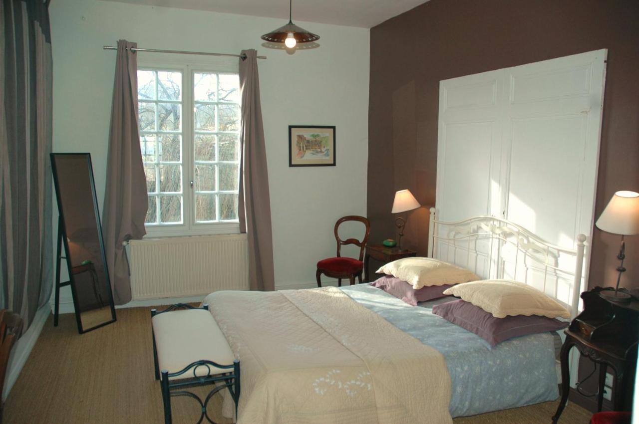 Domaine De La Queyssie Bed and Breakfast Saussignac Exteriör bild