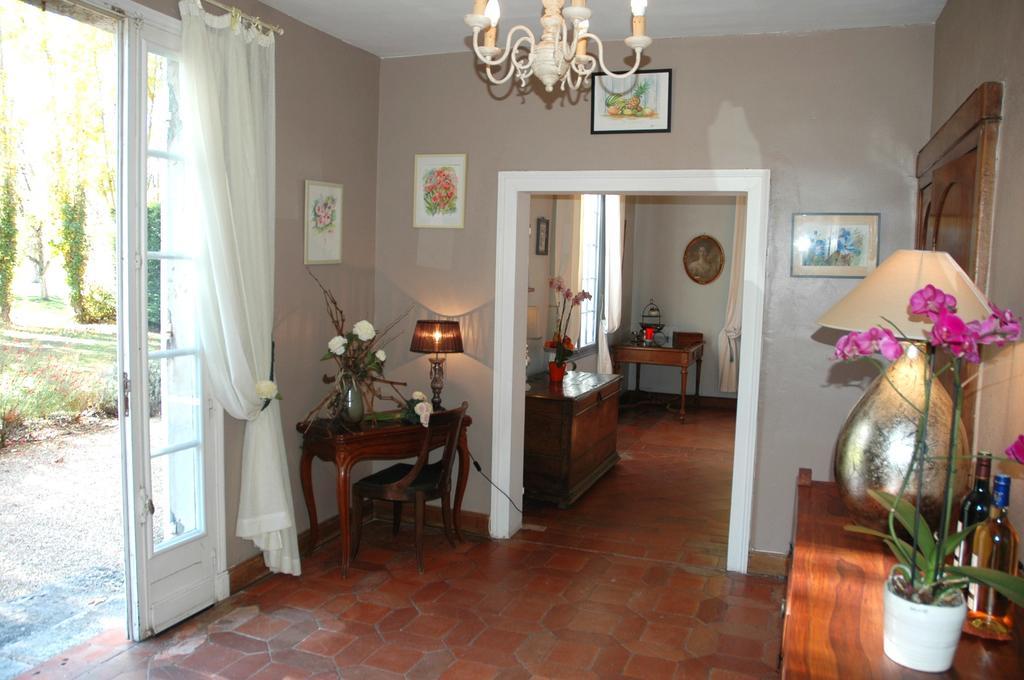Domaine De La Queyssie Bed and Breakfast Saussignac Exteriör bild