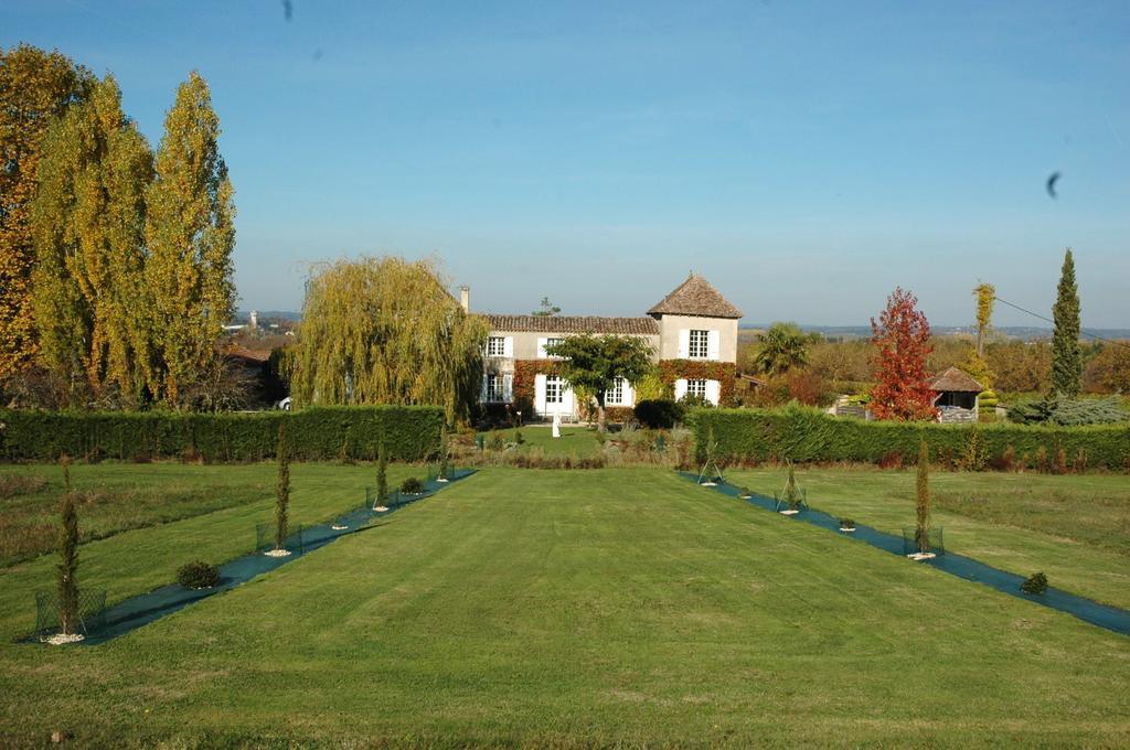 Domaine De La Queyssie Bed and Breakfast Saussignac Exteriör bild